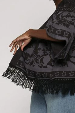 Vildnis Clothing Tekapo TENCEL™ Vegan Silk Fringe Hem Kimono Style Jacket | Black
