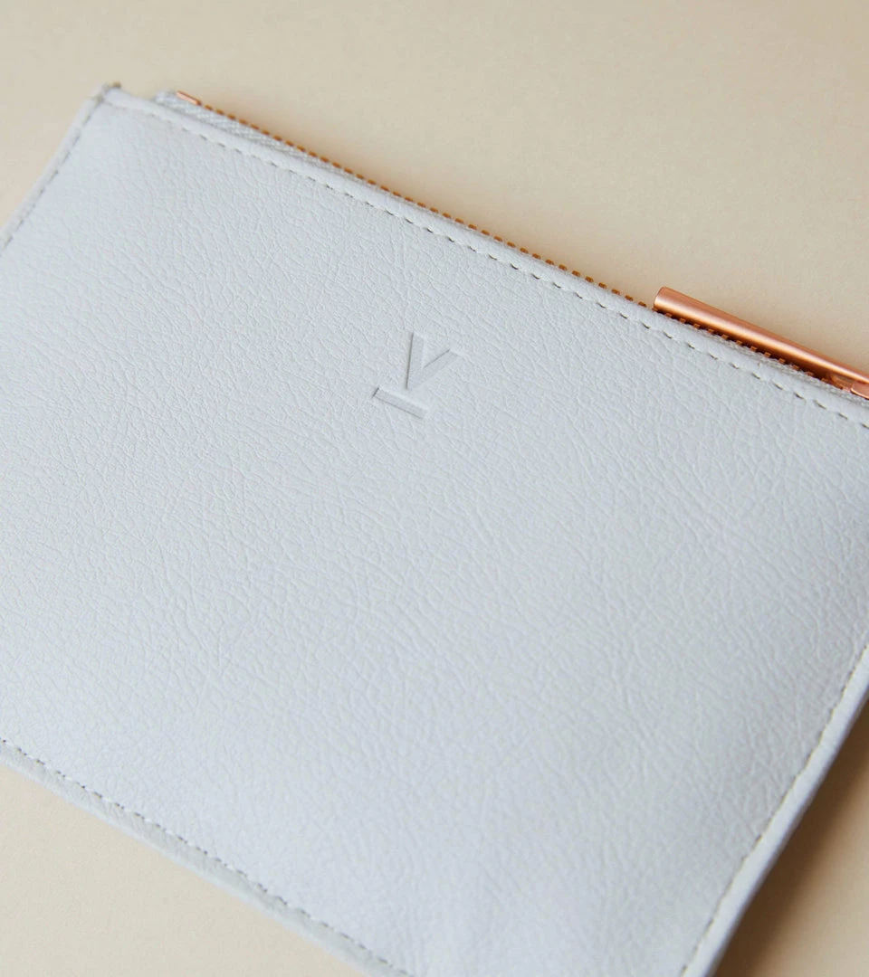 Votch Accessories Classic Essentials Apple Leather Vegan Card Pouch | Light Grey 5 Votch Accessories Classic Essentials Apple Leather Vegan Card Pouch | Light Grey